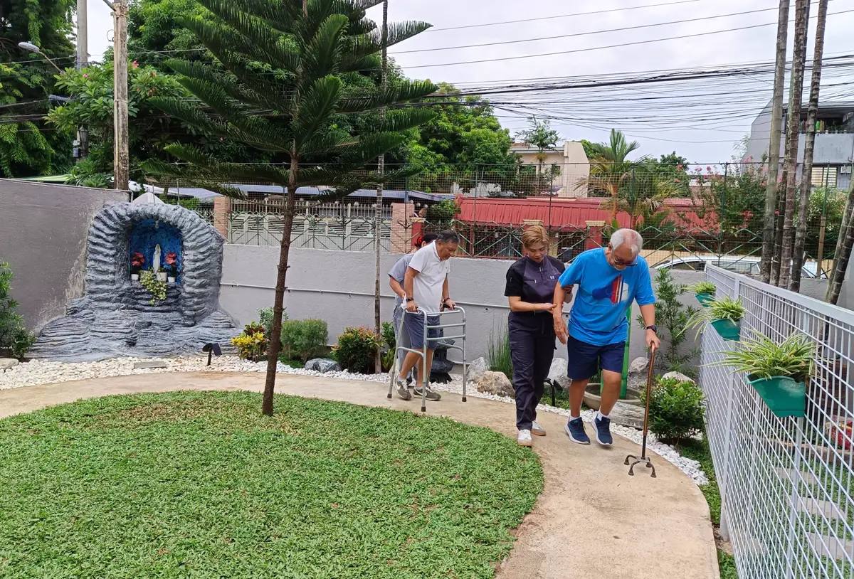 Outdoor garden area at Golden Circle Homecare